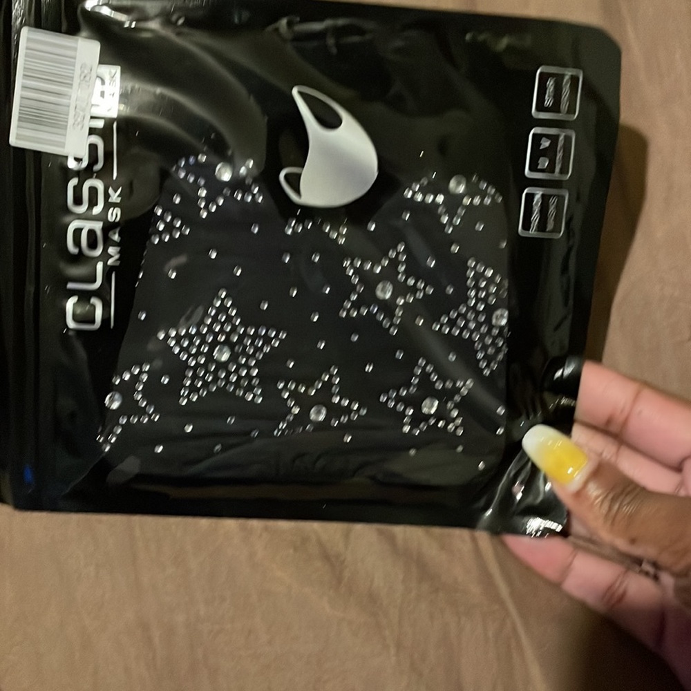 Mask - Picture 7 of 8